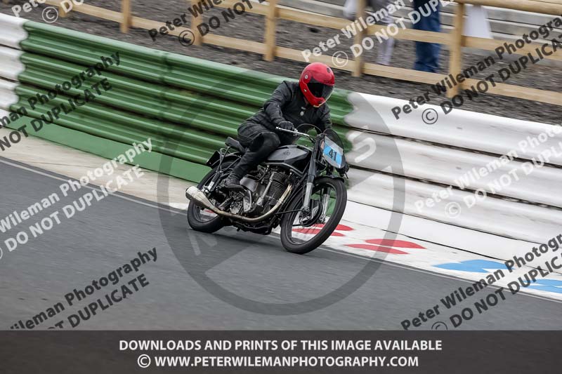 Vintage motorcycle club;eventdigitalimages;mallory park;mallory park trackday photographs;no limits trackdays;peter wileman photography;trackday digital images;trackday photos;vmcc festival 1000 bikes photographs